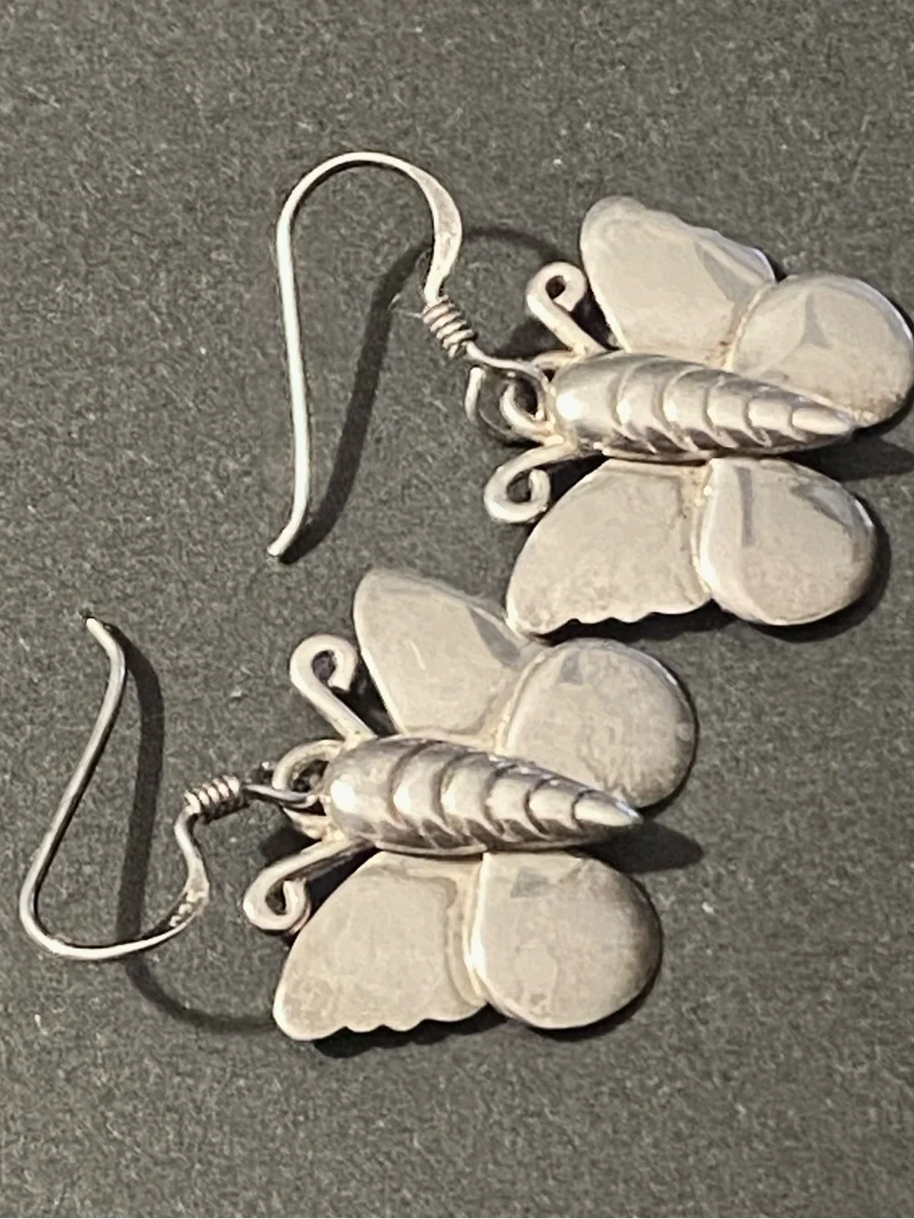 Vtg Sterling Silver Butterfly Hook Earrings Prominent Ribbed Body Smooth Wings